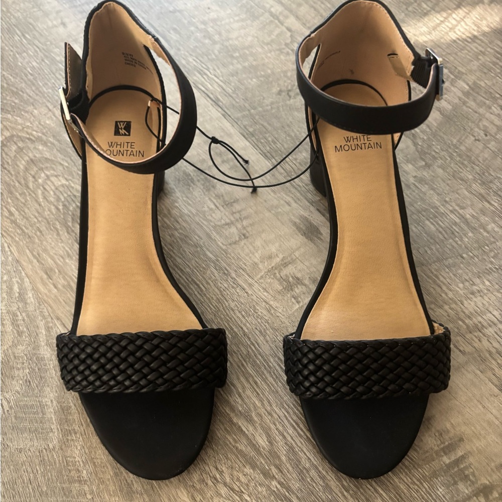 NWT HEELS